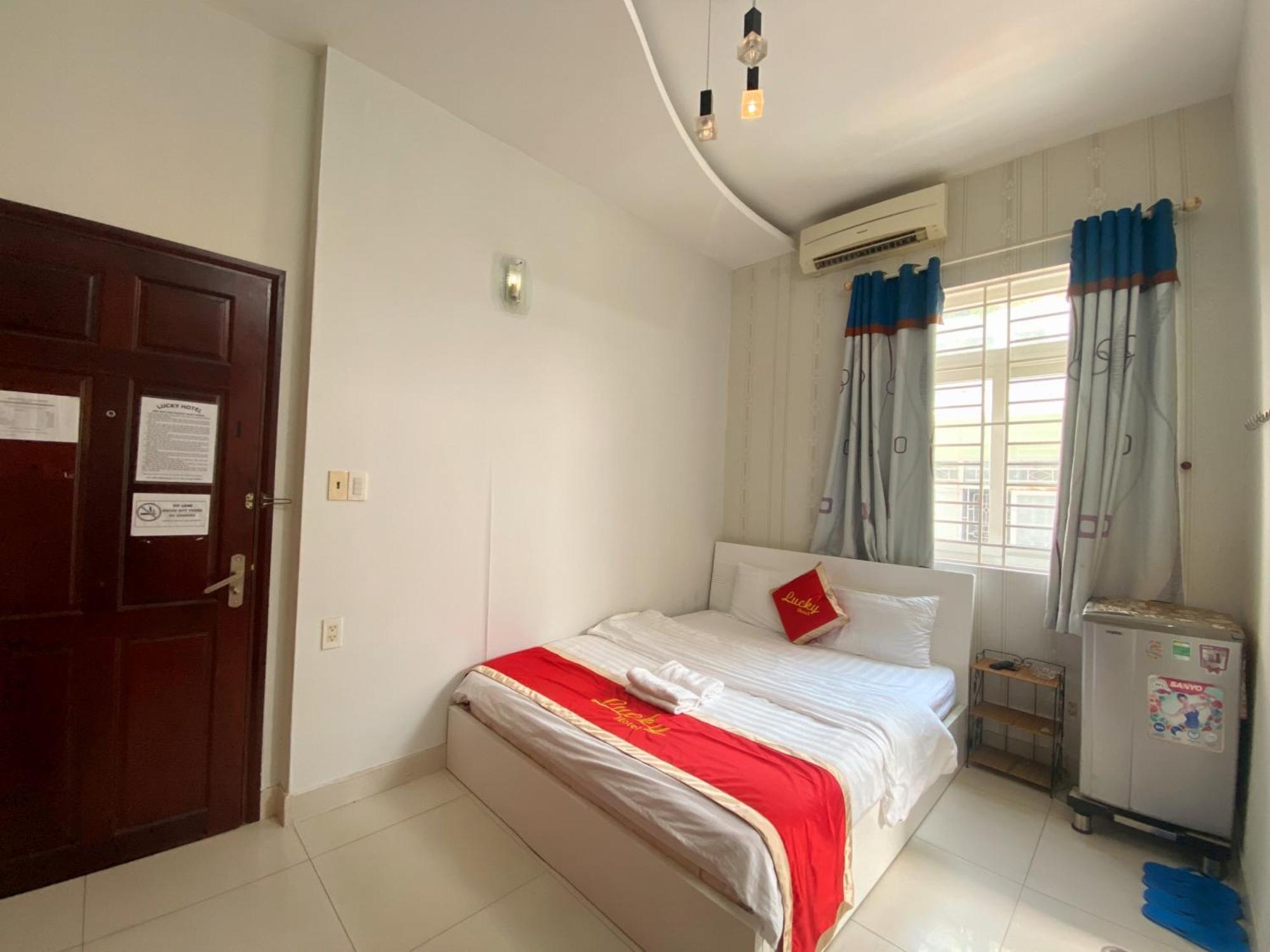Lucky Hotel โฮจิมินห์ซิตี้ ภายนอก รูปภาพ